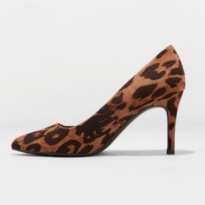 Faux Leopard Pointy Toe Pumps